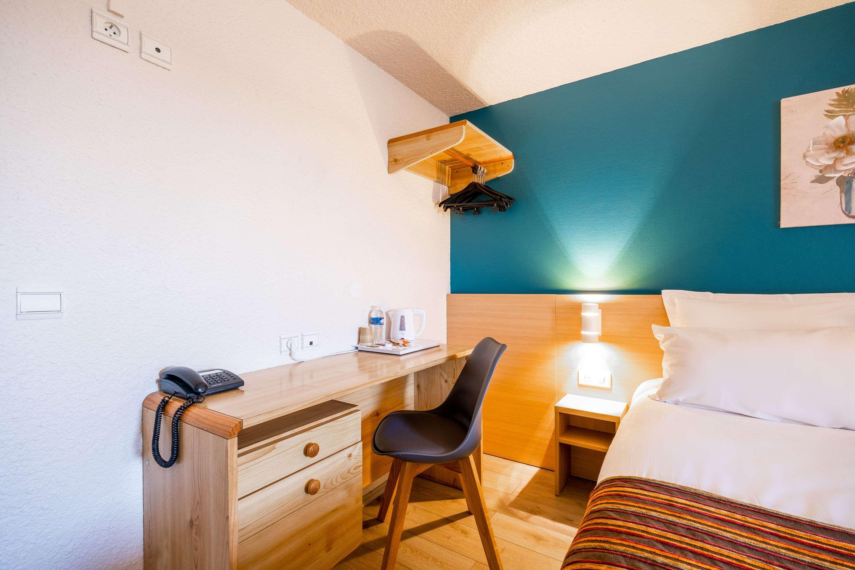 Comfort Hotel Монлюсон Экстерьер фото